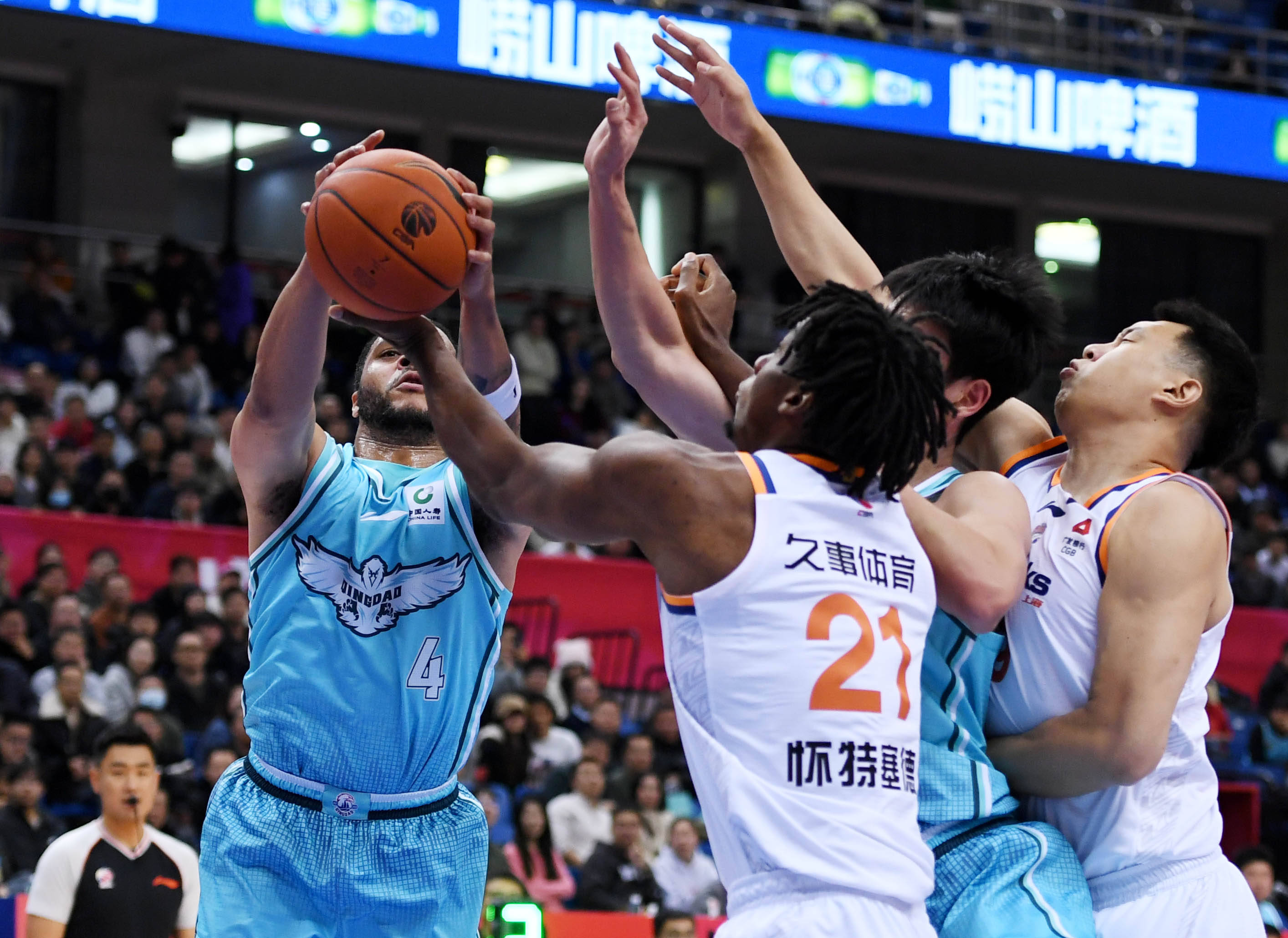 费城76人战术微调备战NBA总决赛上海久事篮板制胜备战CBA常规赛，这操作让人直呼：皇家马德里官宣签约备战法国杯(上海久事与中国篮球队比赛实况)